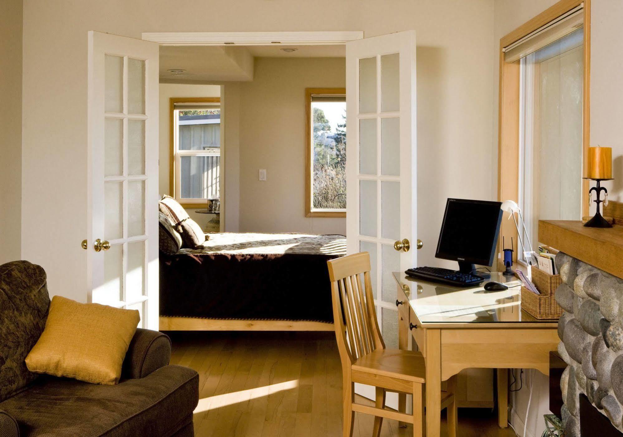 Three Tree Point Bed And Breakfast Burien Oda fotoğraf