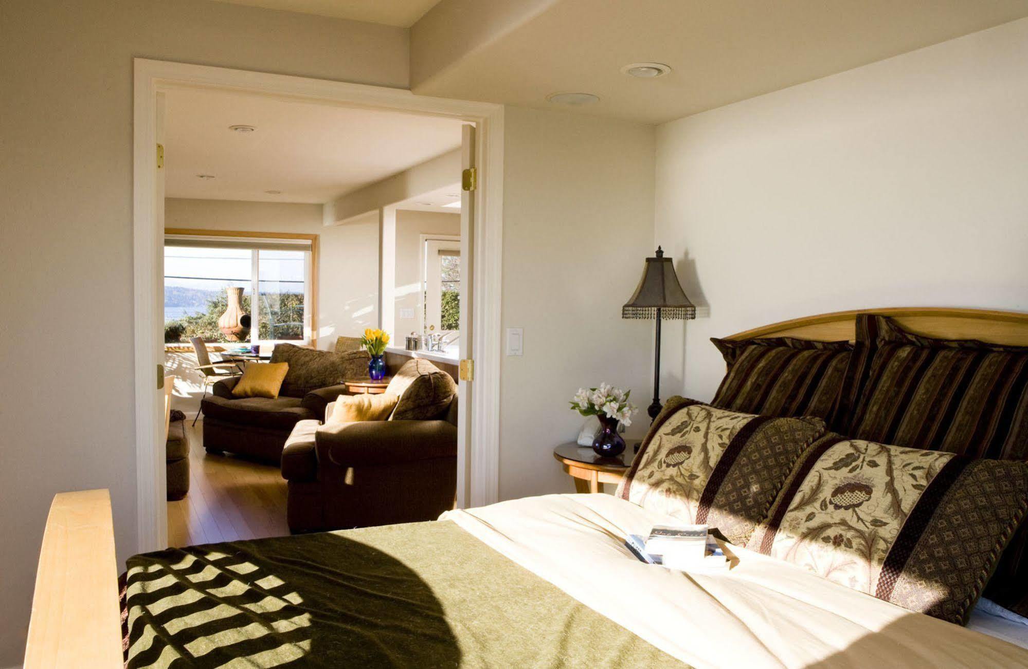 Three Tree Point Bed And Breakfast Burien Dış mekan fotoğraf